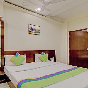 Treebo Trend Loharkar'S Family Hotel